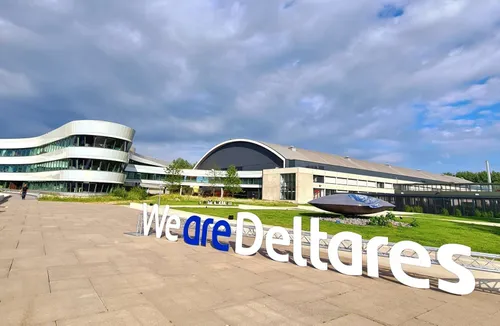 we-are-deltares-letters-buiten